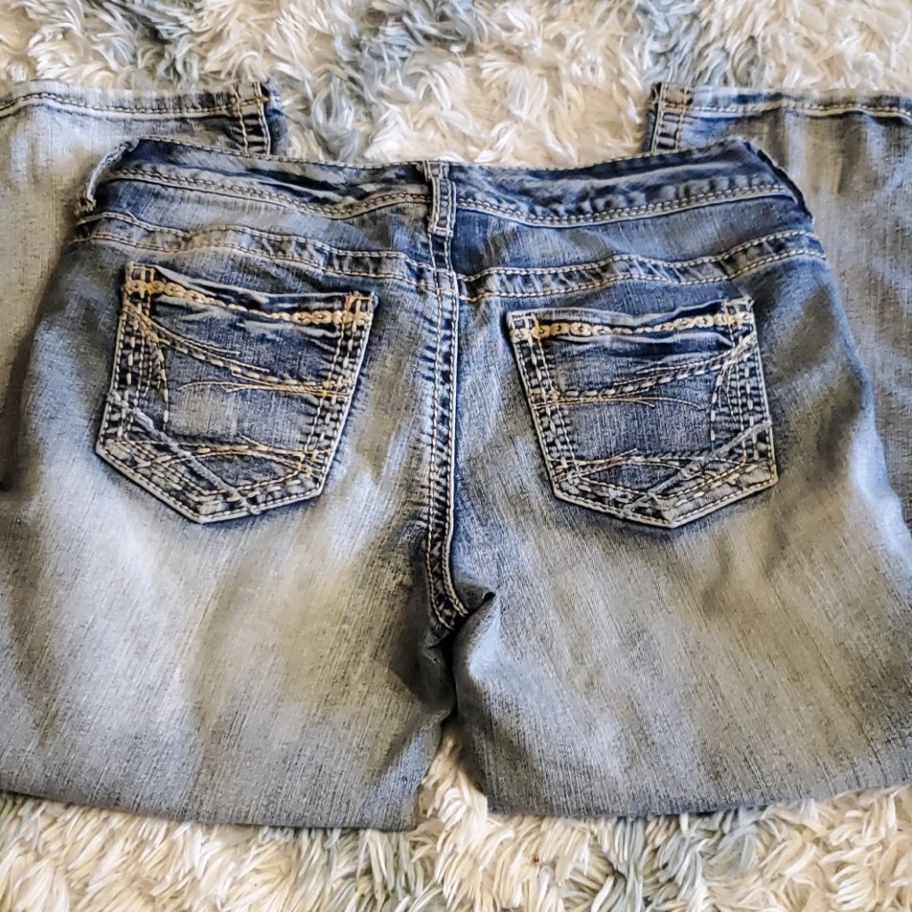 Maurices Crop Jeans 277